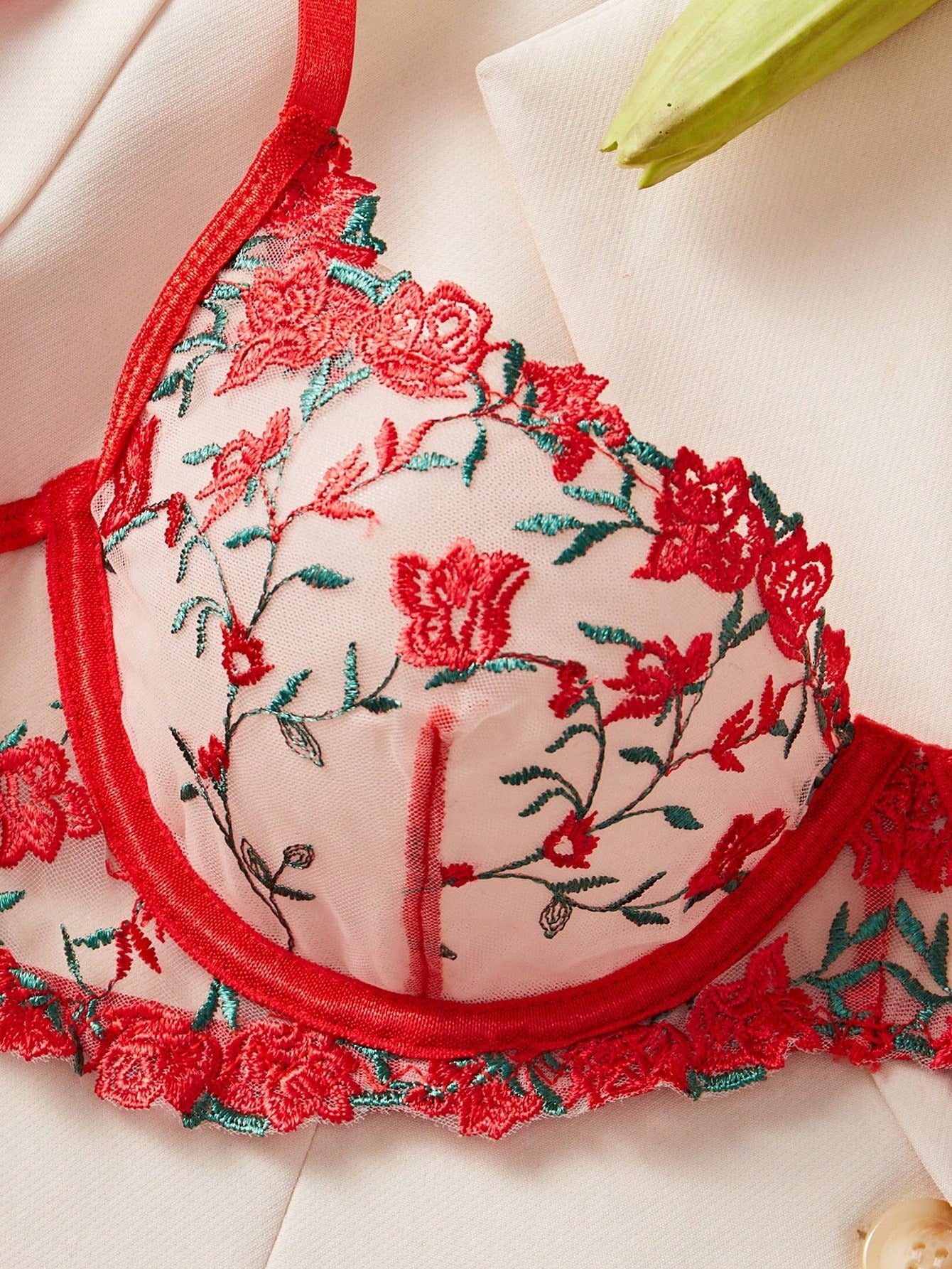 Embrace of Roses Set